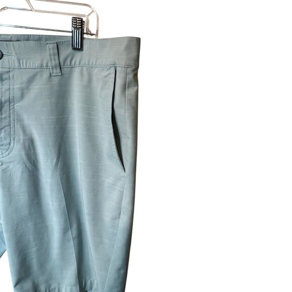 Travis Mathew Mens Golf Shorts Size 38 Light Blue Performance Blend Stretch Fabr - Picture 3 of 6